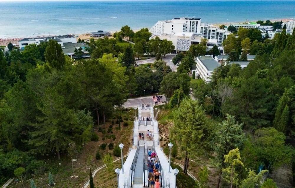 Hotel Orhidea Albena Bagian luar foto