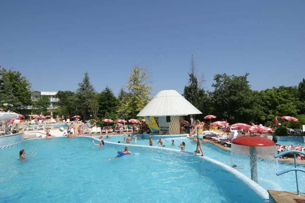 Hotel Orhidea Albena Bagian luar foto